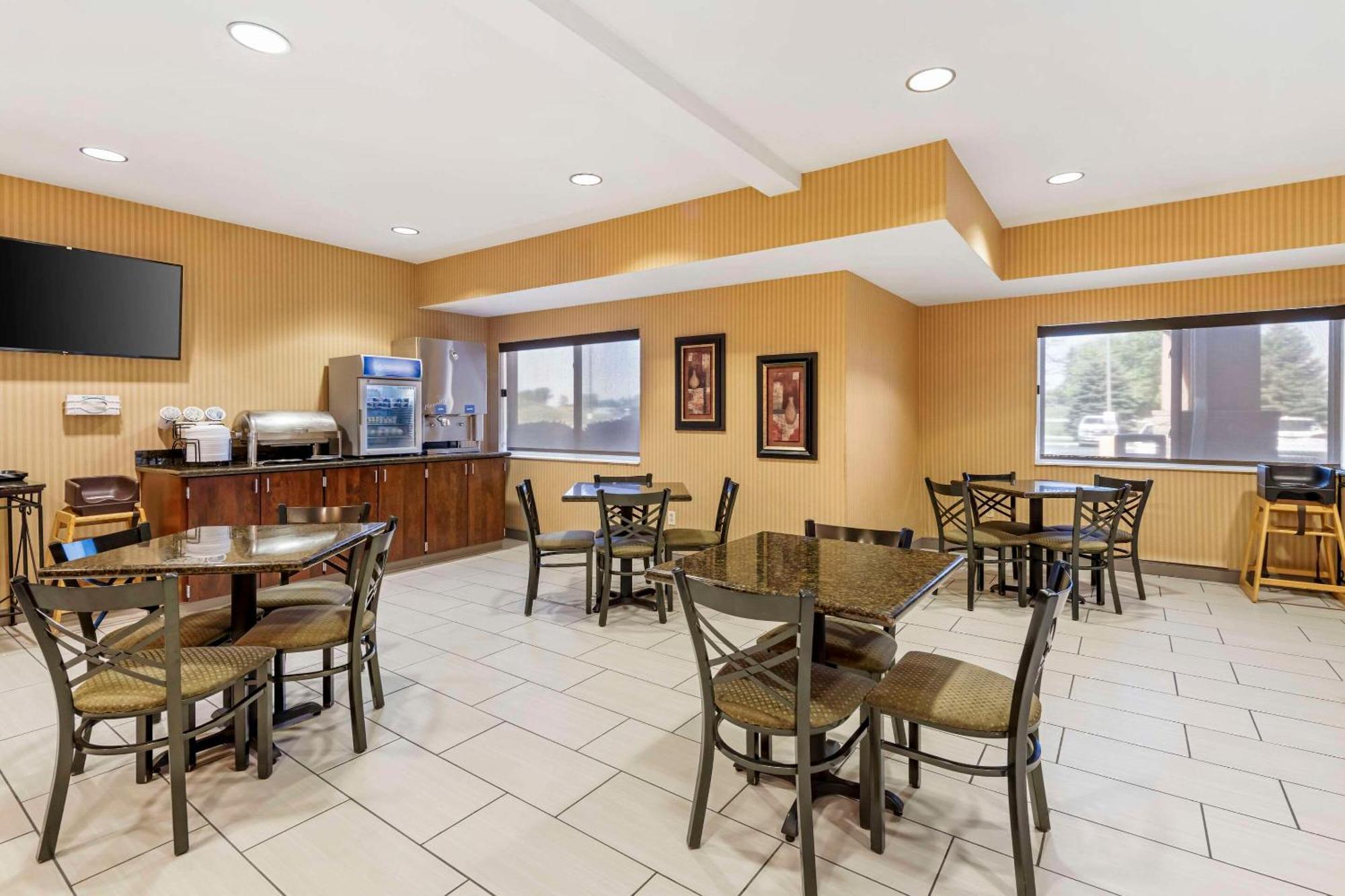Comfort Inn Албърт Лий Екстериор снимка