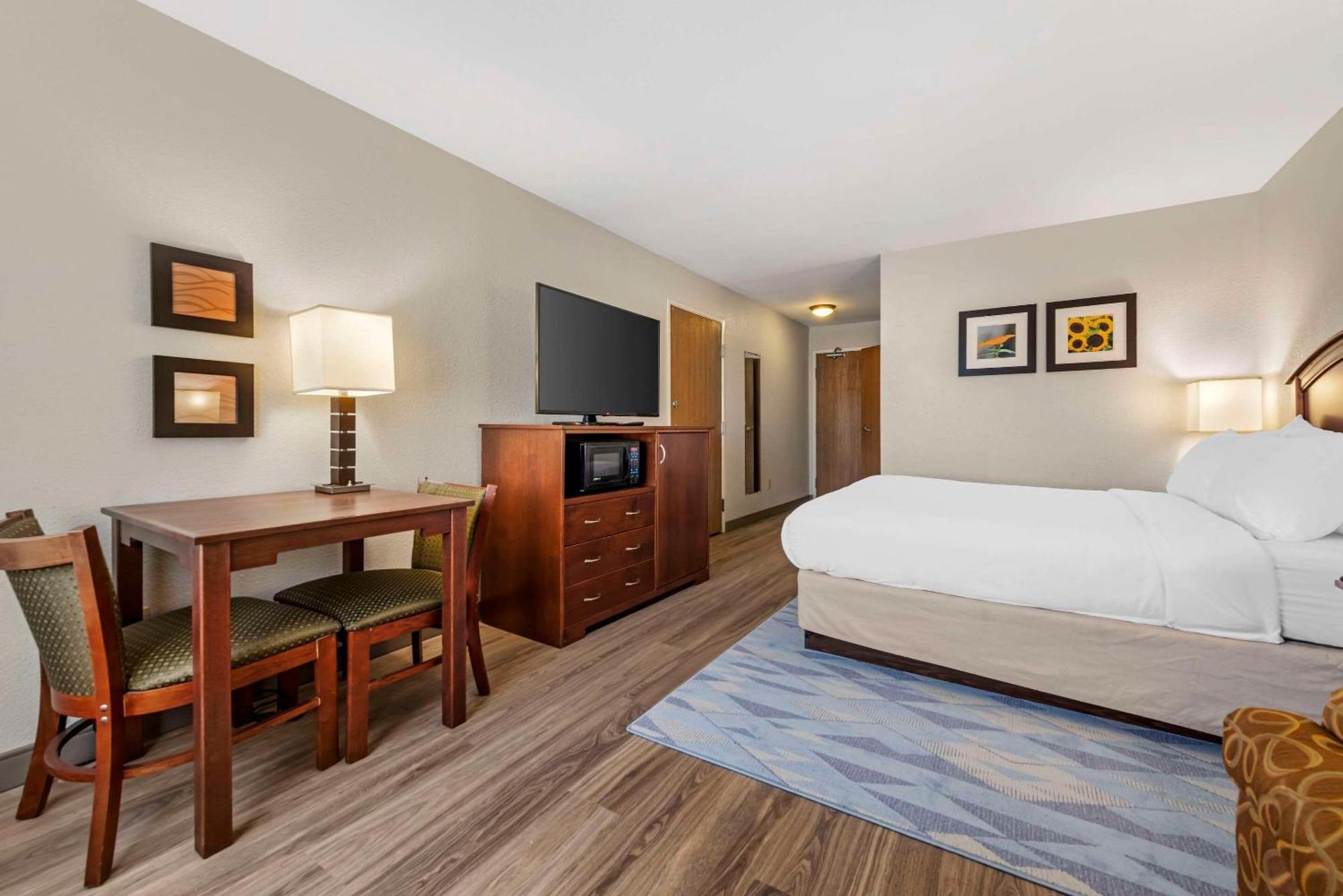 Comfort Inn Албърт Лий Екстериор снимка