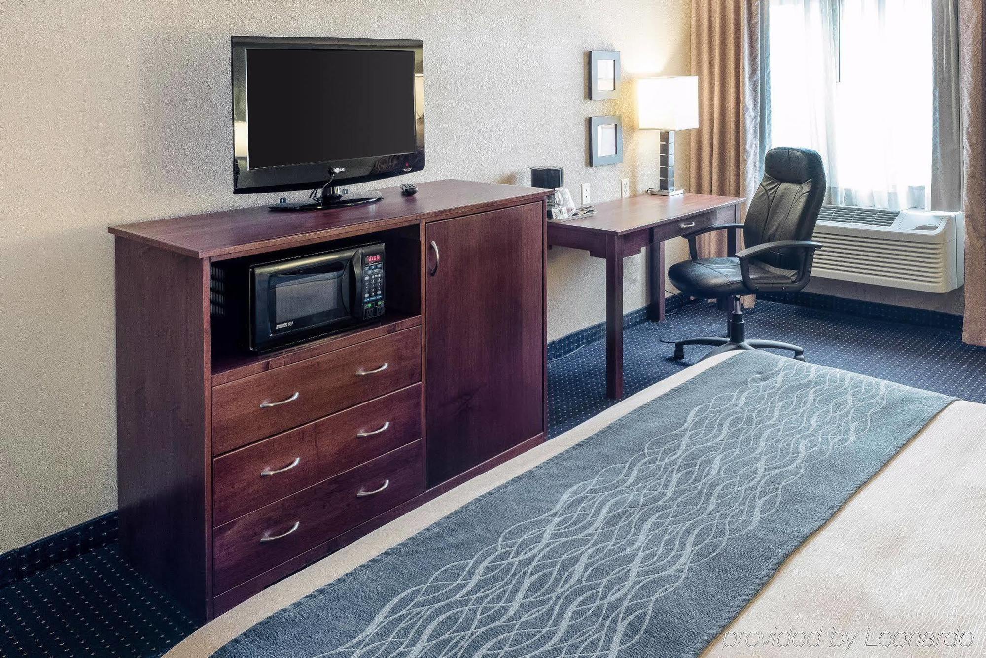 Comfort Inn Албърт Лий Екстериор снимка