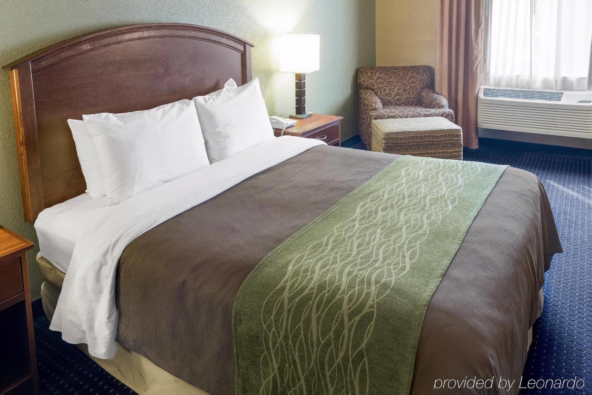 Comfort Inn Албърт Лий Екстериор снимка